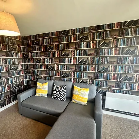Adelphi Wharf Apartments By Beehosting-3