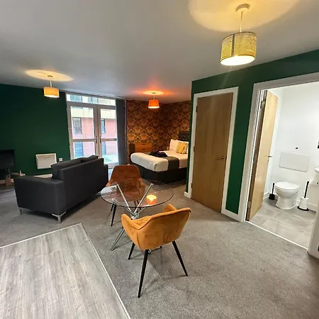 Adelphi Wharf Apartments By Beehosting-2