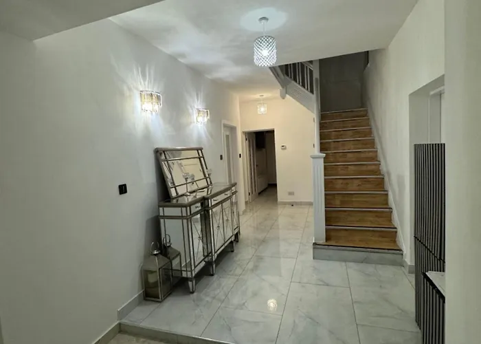 Elegant Estates Humble Abode Room 3